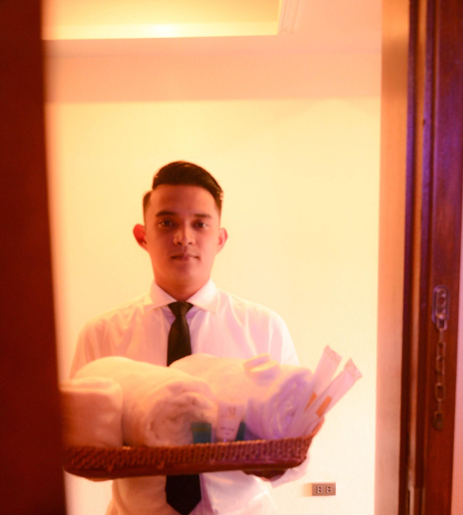 Aura One Hotel 3/22