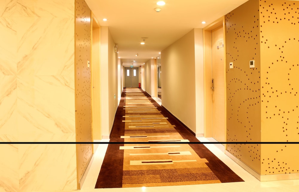 Downtown Hotel 13/27