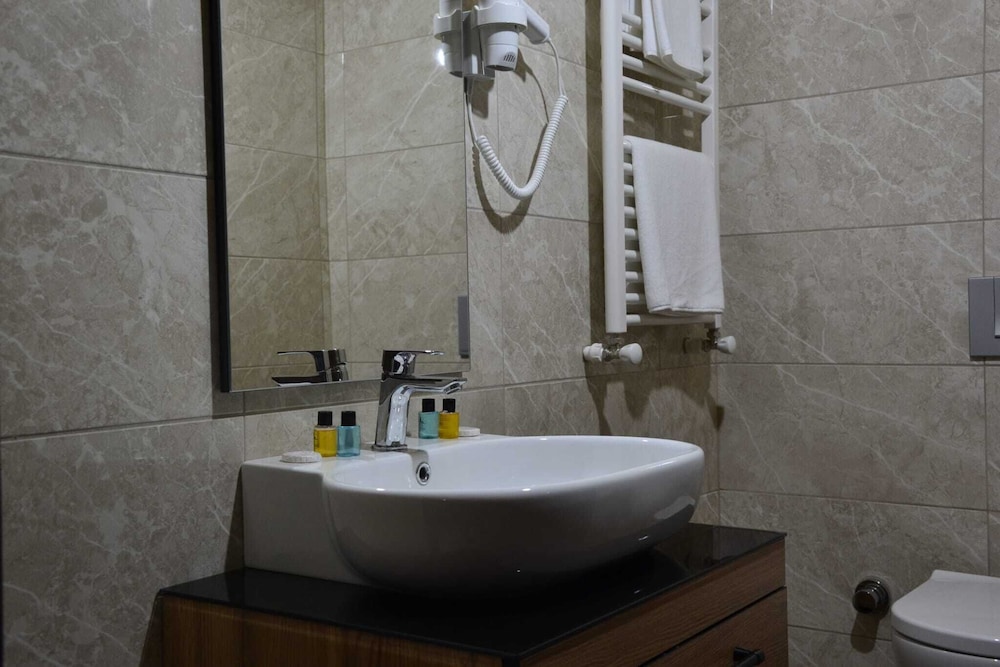 Alya Teras Otel 42/46