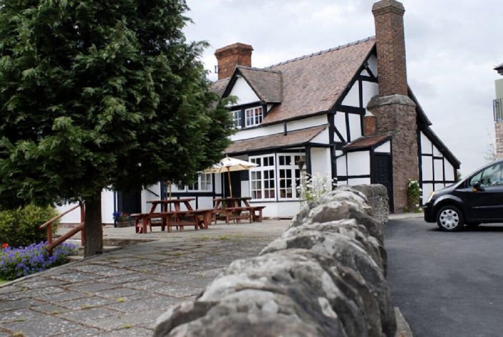England's Gate And Coachhouse 25/34