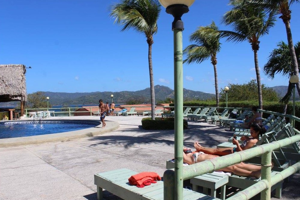 Flamingo Marina Resort 11/30