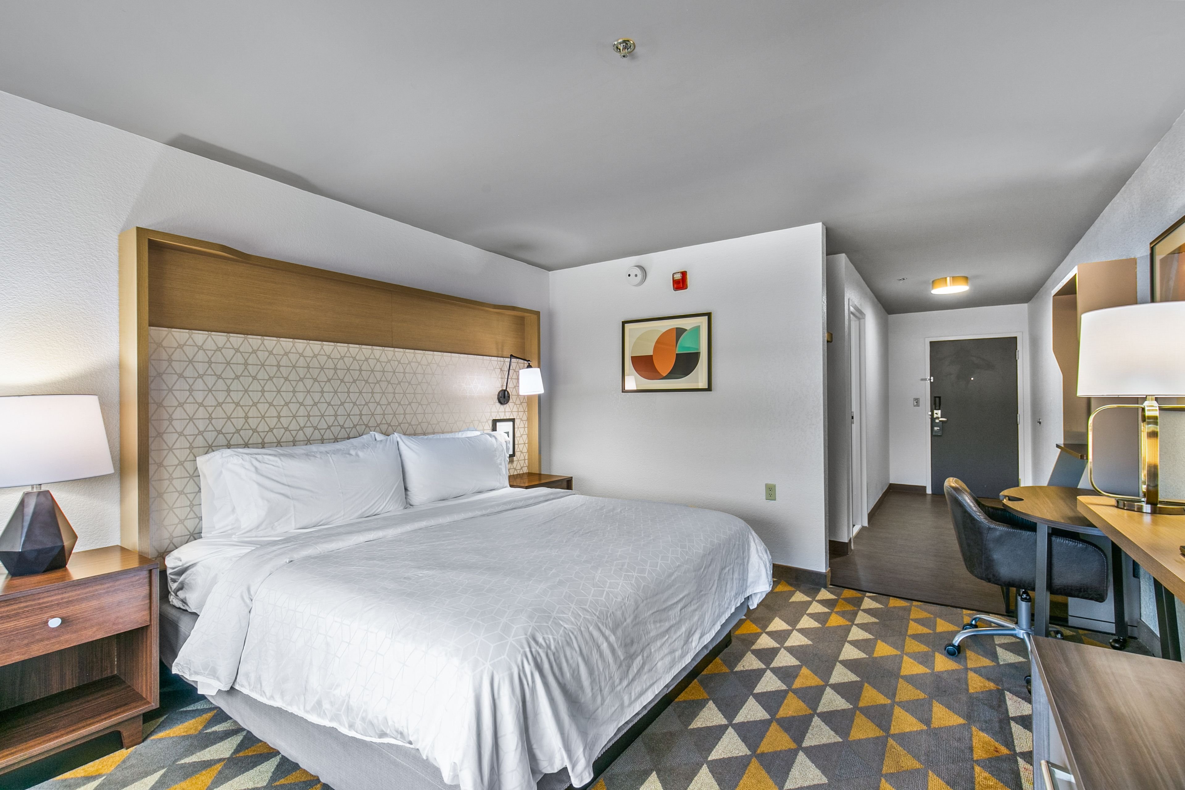 Standard, Queen Bed