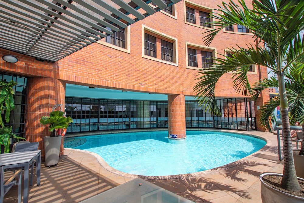 Hotel Dann Carlton Cali 63/64
