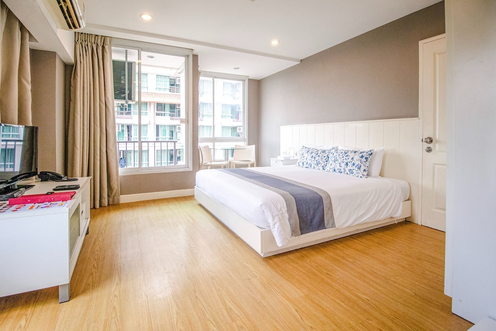 Cinnamon Hotel Bangkok 10/50