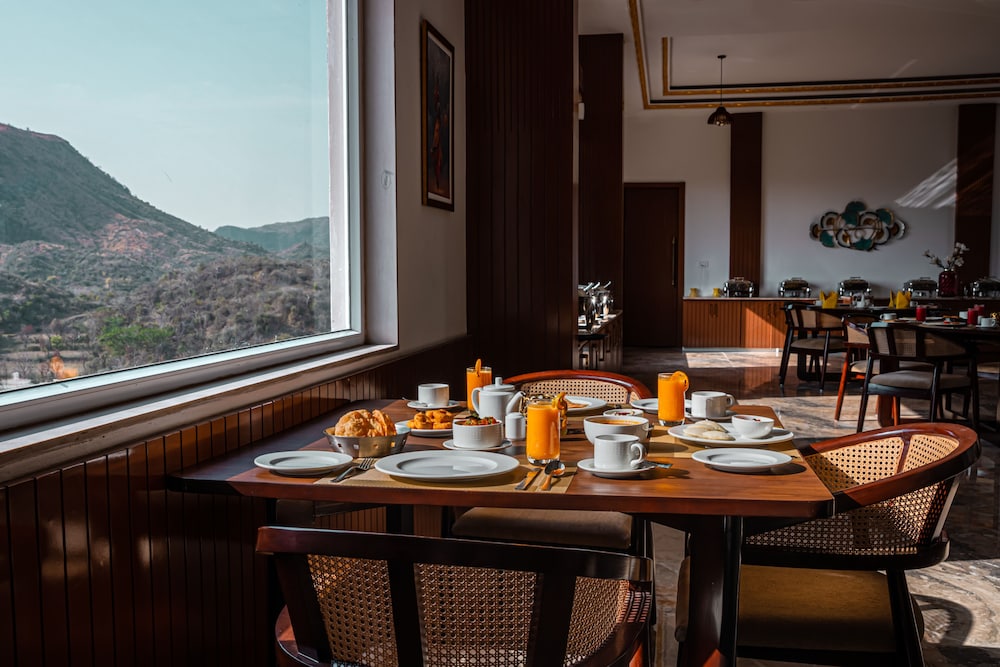 Tree of Life Vantara Resort and Spa Udaipur 13/27