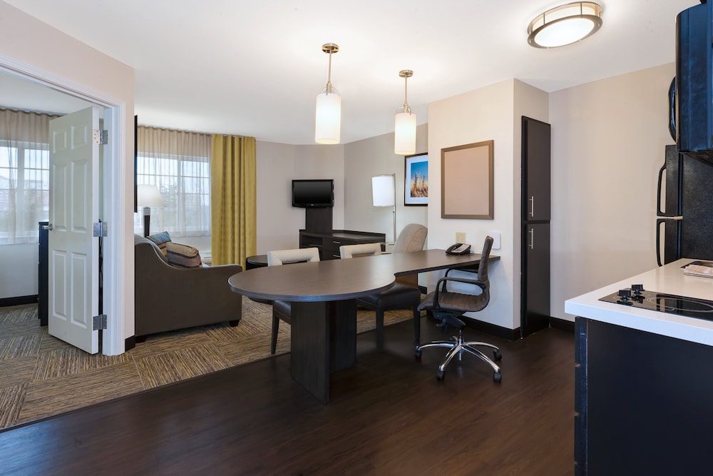 CANDLEWOOD SUITES POLARIS 35/39