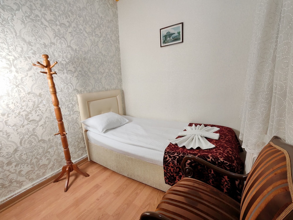 Sirkeci Emek Hotel 27/64