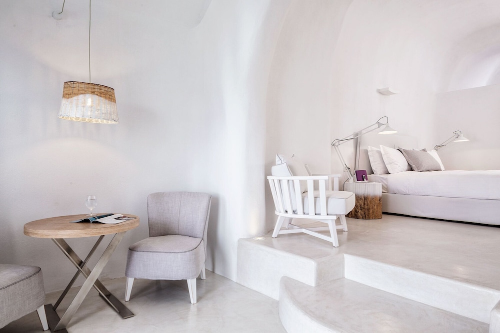 Charisma Suites 42/62