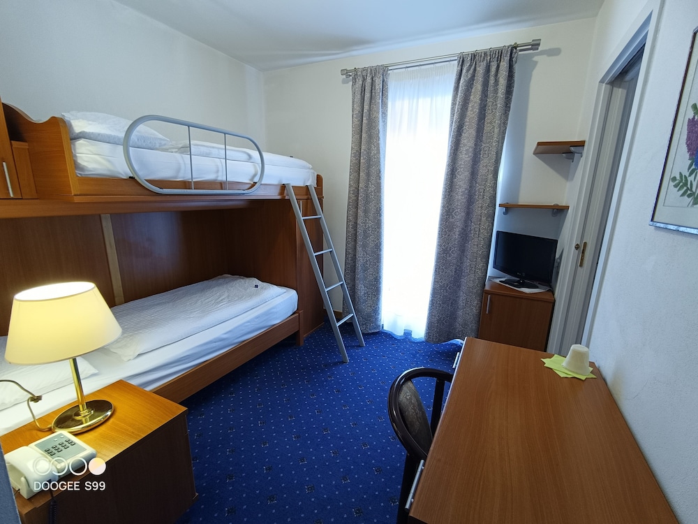 Park Hotel Arnica 23/50