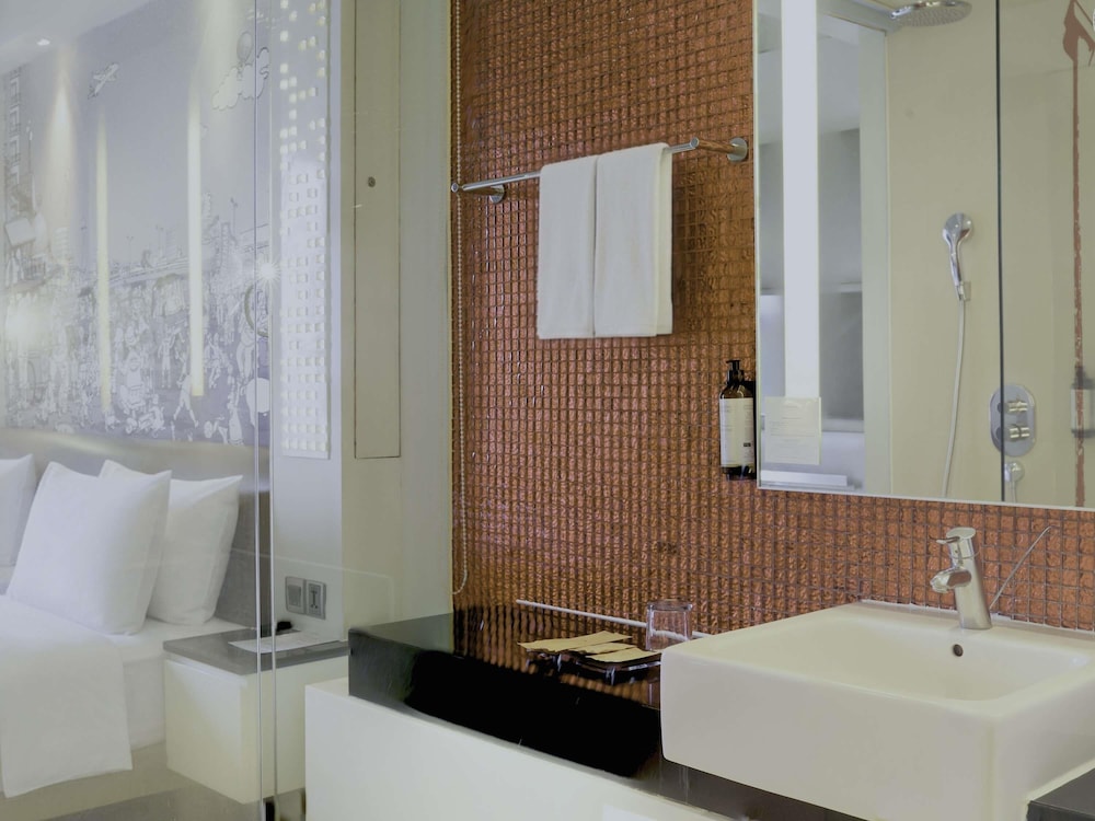 MERCURE JAKARTA SIMATUPANG 70/72