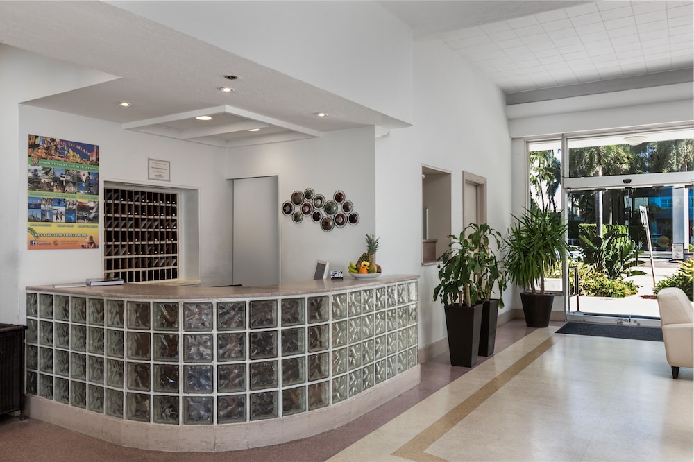 Tropics Hotel And Hostels 6/49