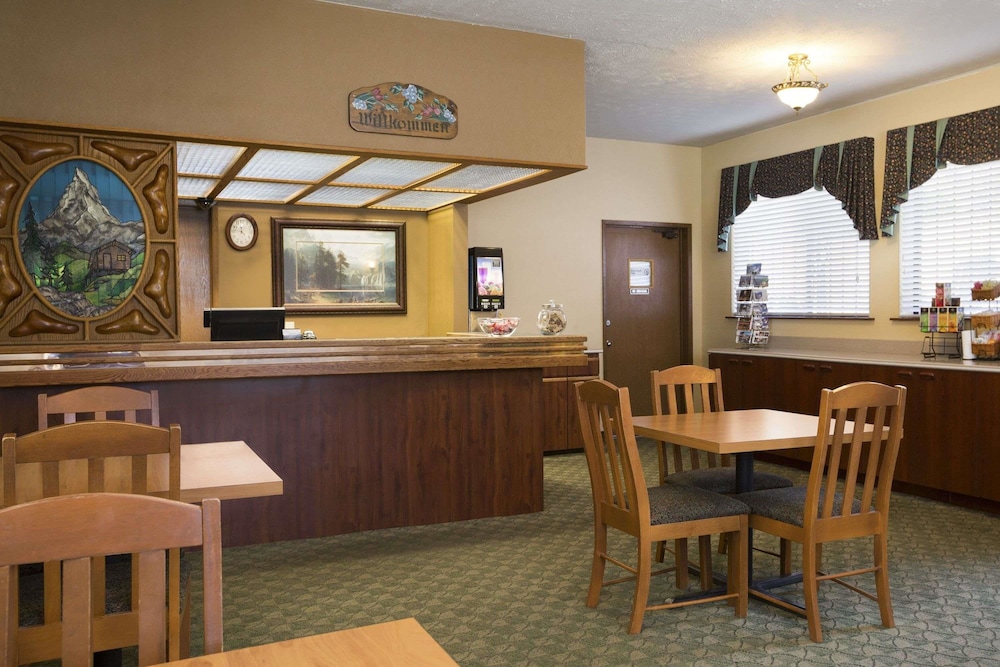 Howard Johnson by Wyndham Leavenworth 5/27