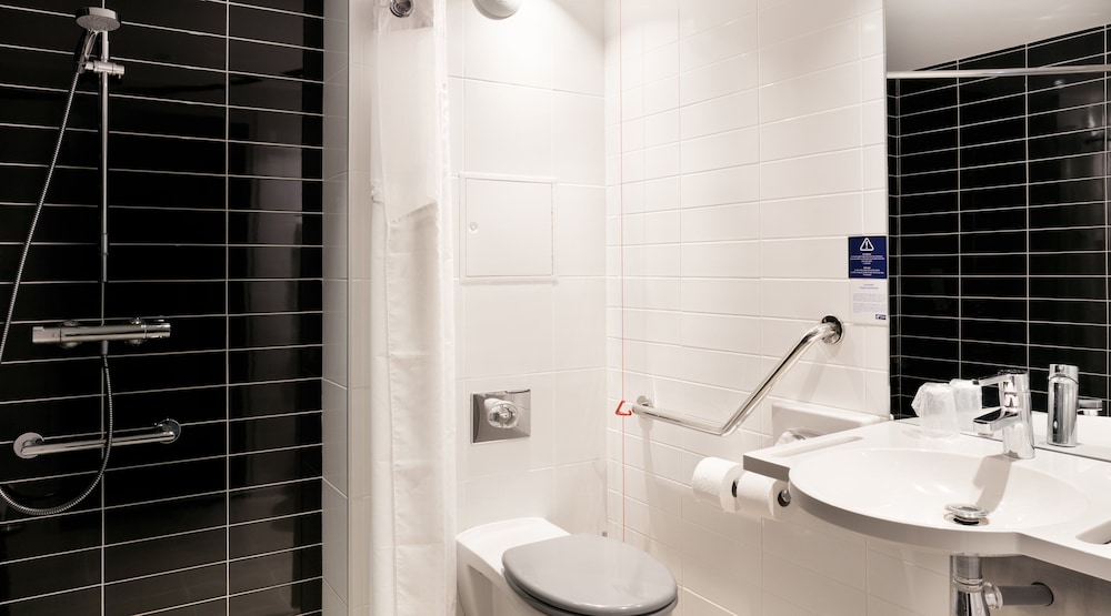HOLIDAY INN EXPRESS AMIENS 22/73