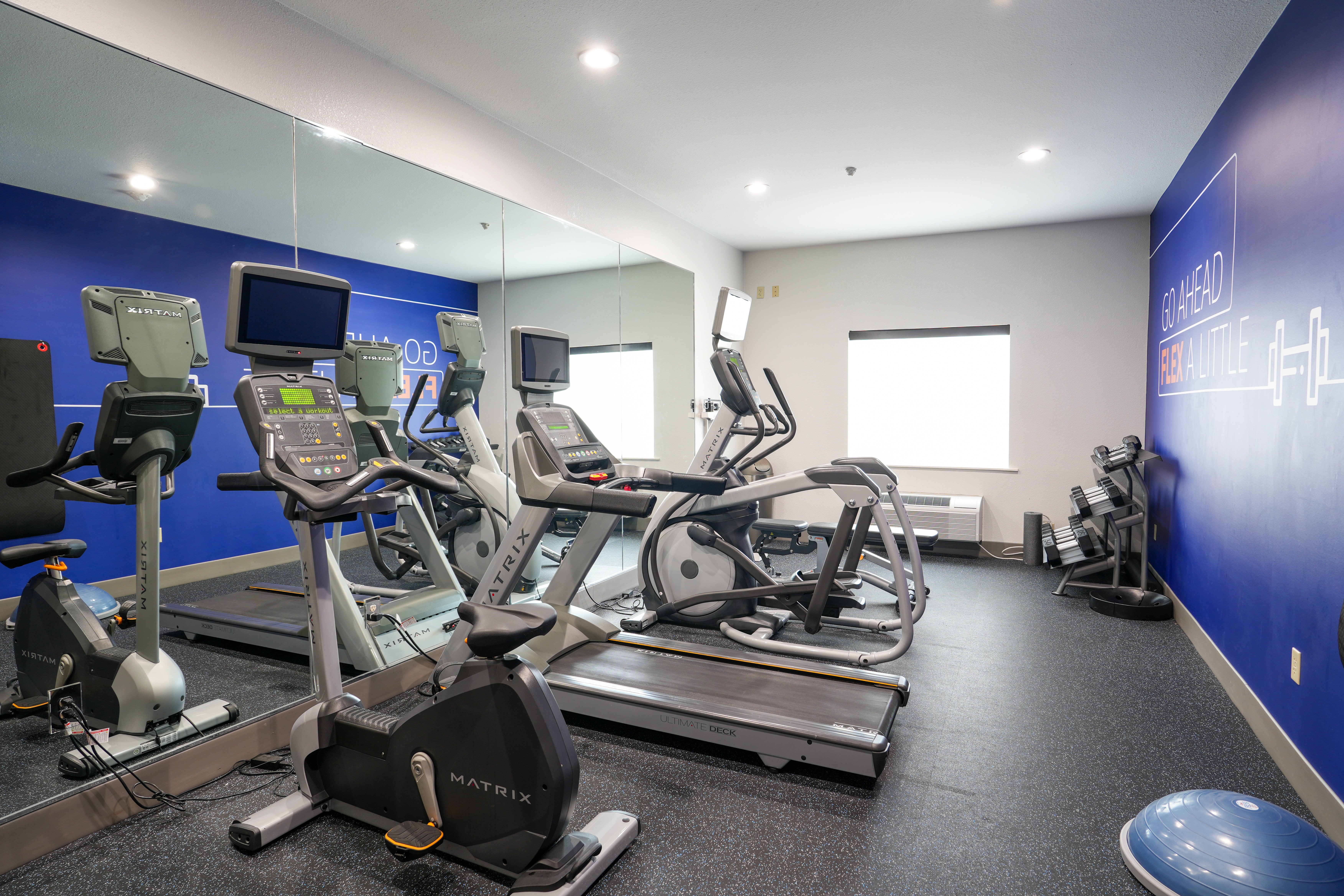 Holiday Inn Express Hotel And Suites Cedar Hill 45/69