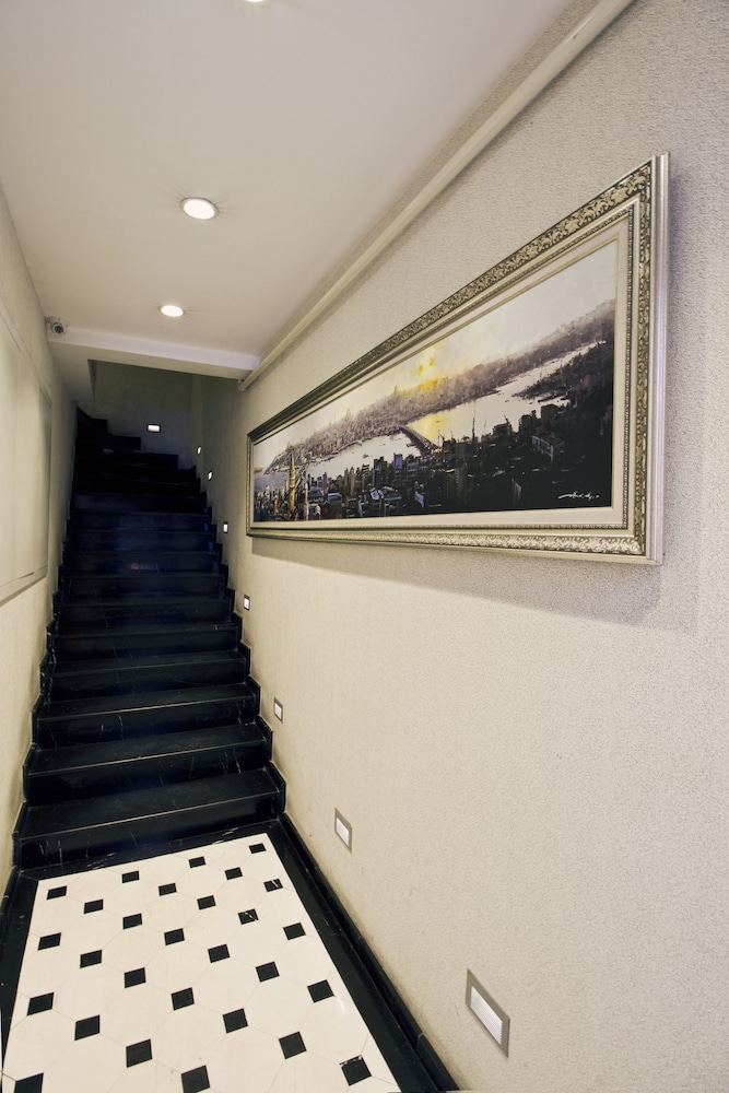 Alba Hotel 12/26