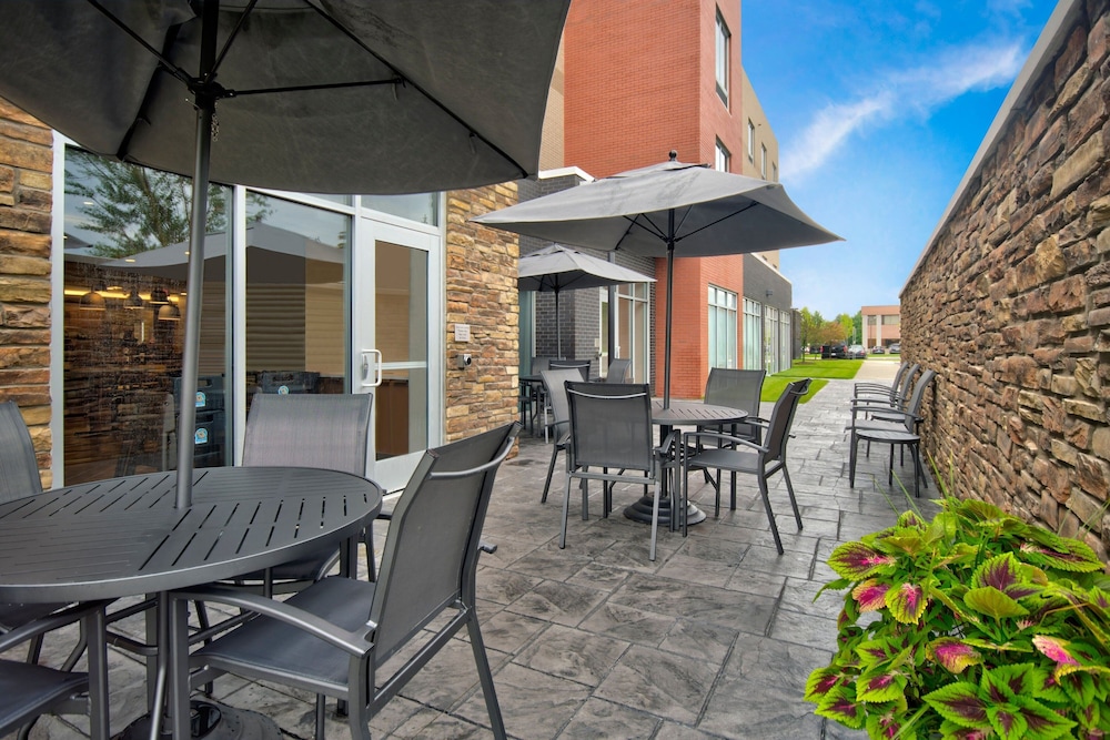 Fairfield Inn & Suites Rochester Hills 30/34