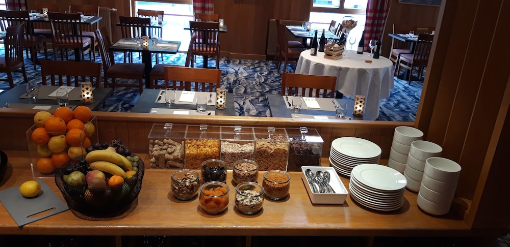 restaurant cafeteria