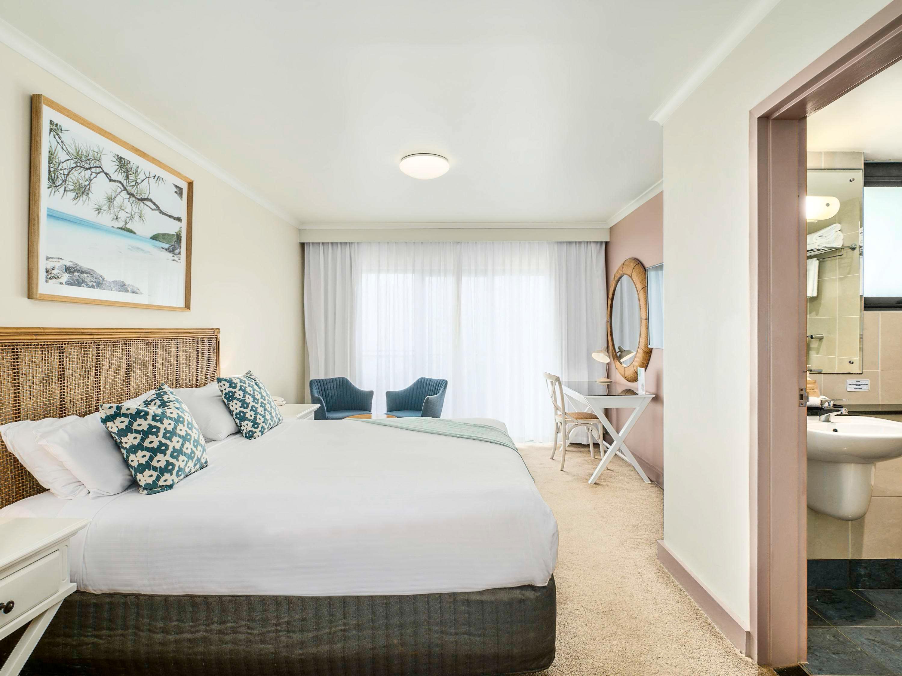 غرفة بسرير كينج بإطلالة على البحر، Ibis Styles Port Macquarie 7/9