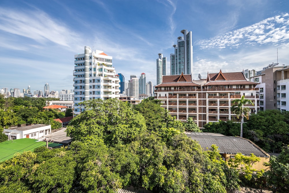Like Sukhumvit 22 5/57