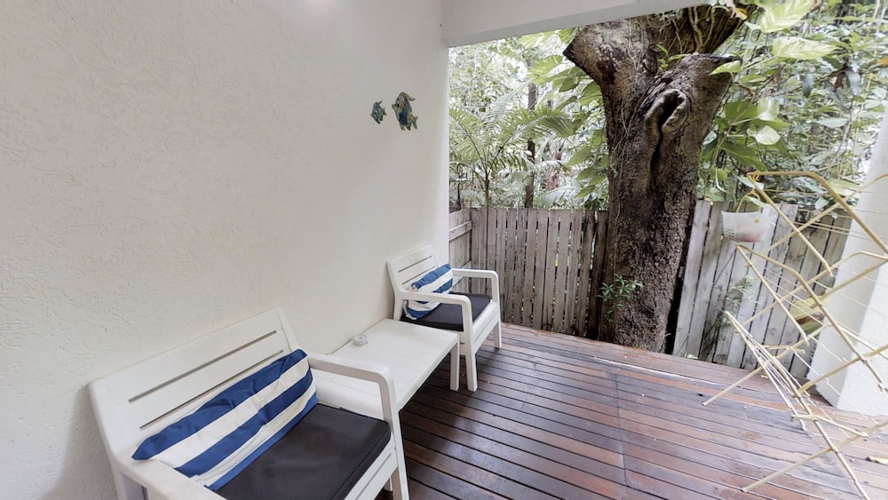 Silkari The Pavilions Port Douglas 18/65