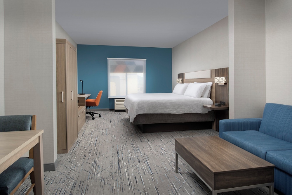 Holiday Inn Express Hoteland Suites Knoxville-Clinton 23/65