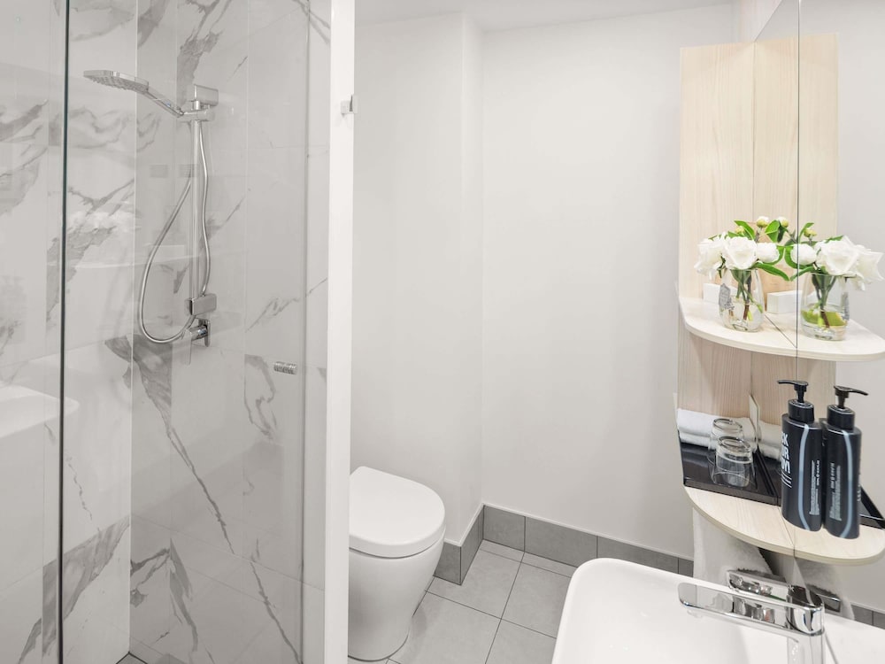Ibis Sydney Barangaroo Hotel 68/70