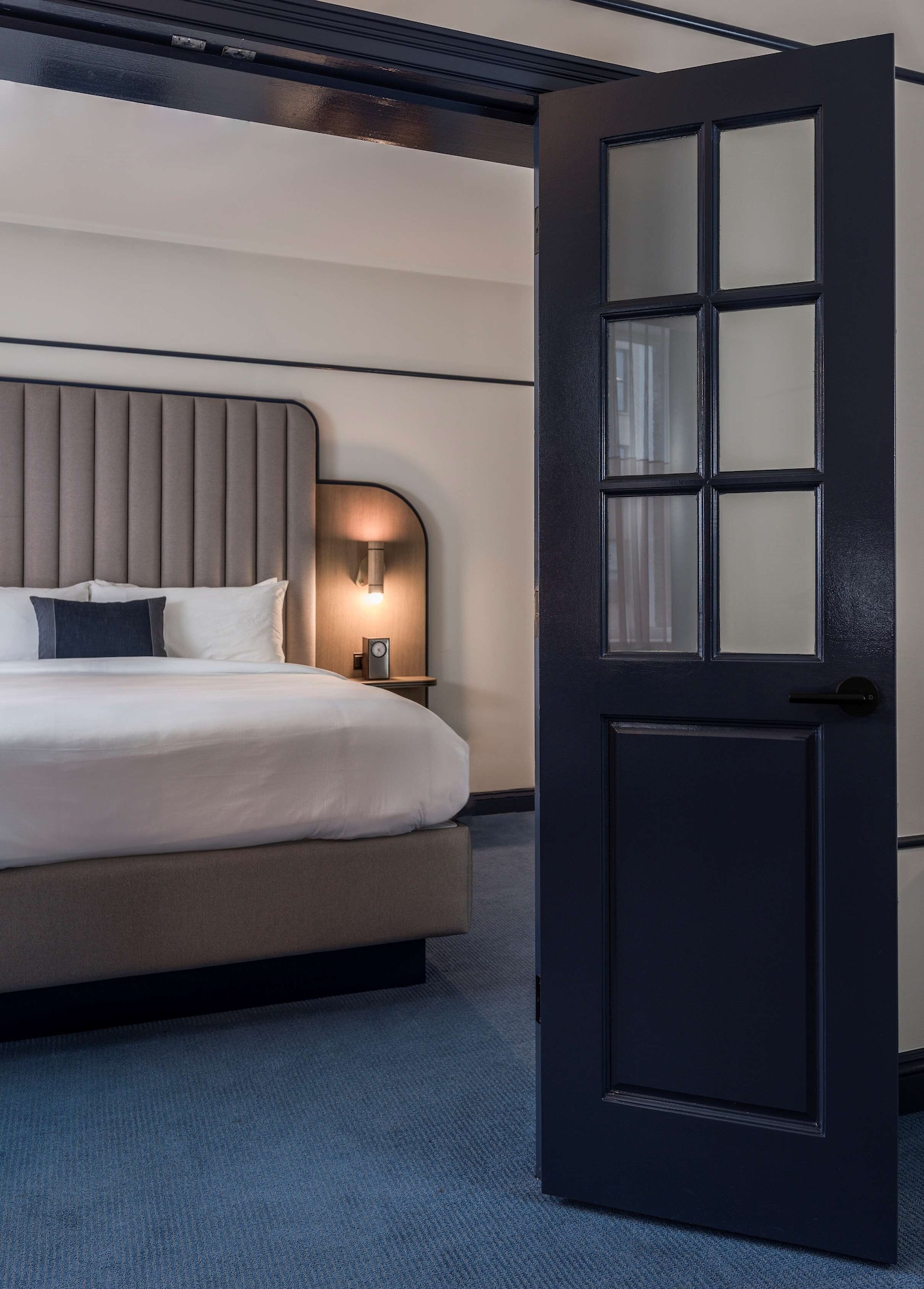 JUNIOR SUITE, KING BED