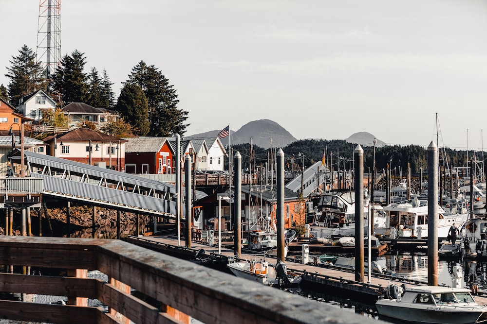 The Ketch Inn and Marina 2/65
