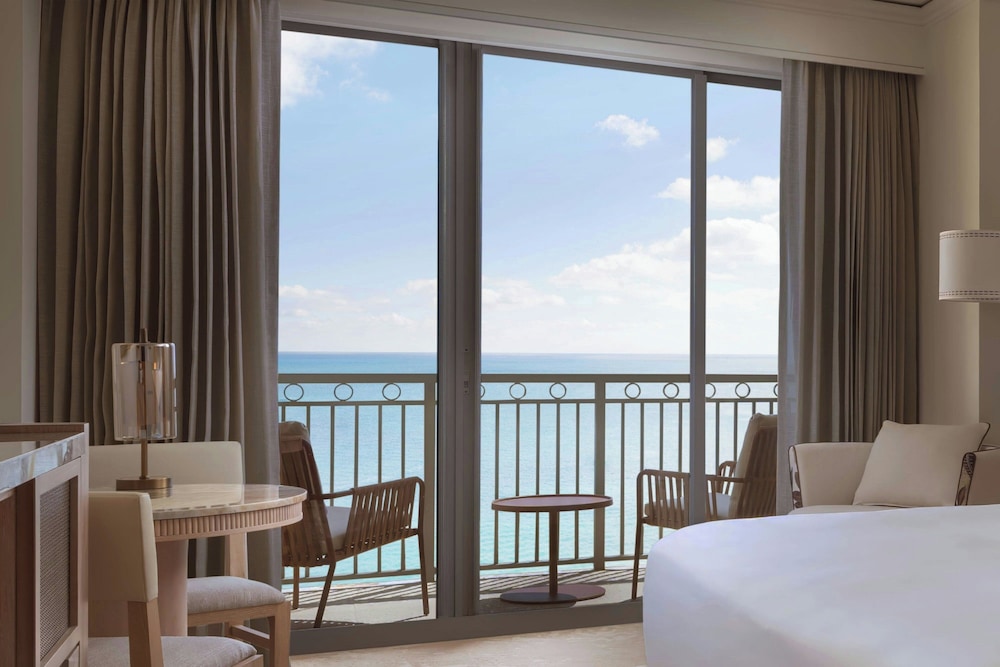 Club, Suite, King Bed, Ocean Front, Sofa، The Ritz Carlton Key Biscayne 6/10