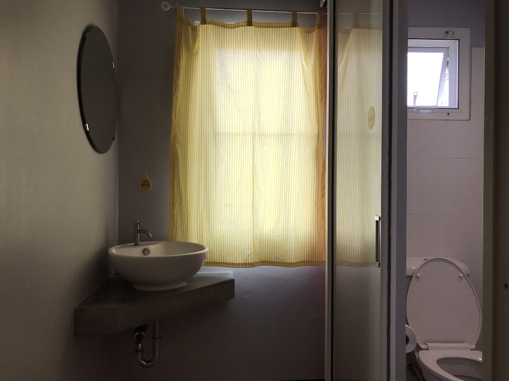 S1 Hostel 40/61