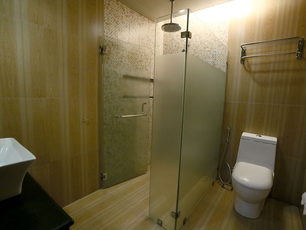 Hotel Ava Malate, Manila 58/63