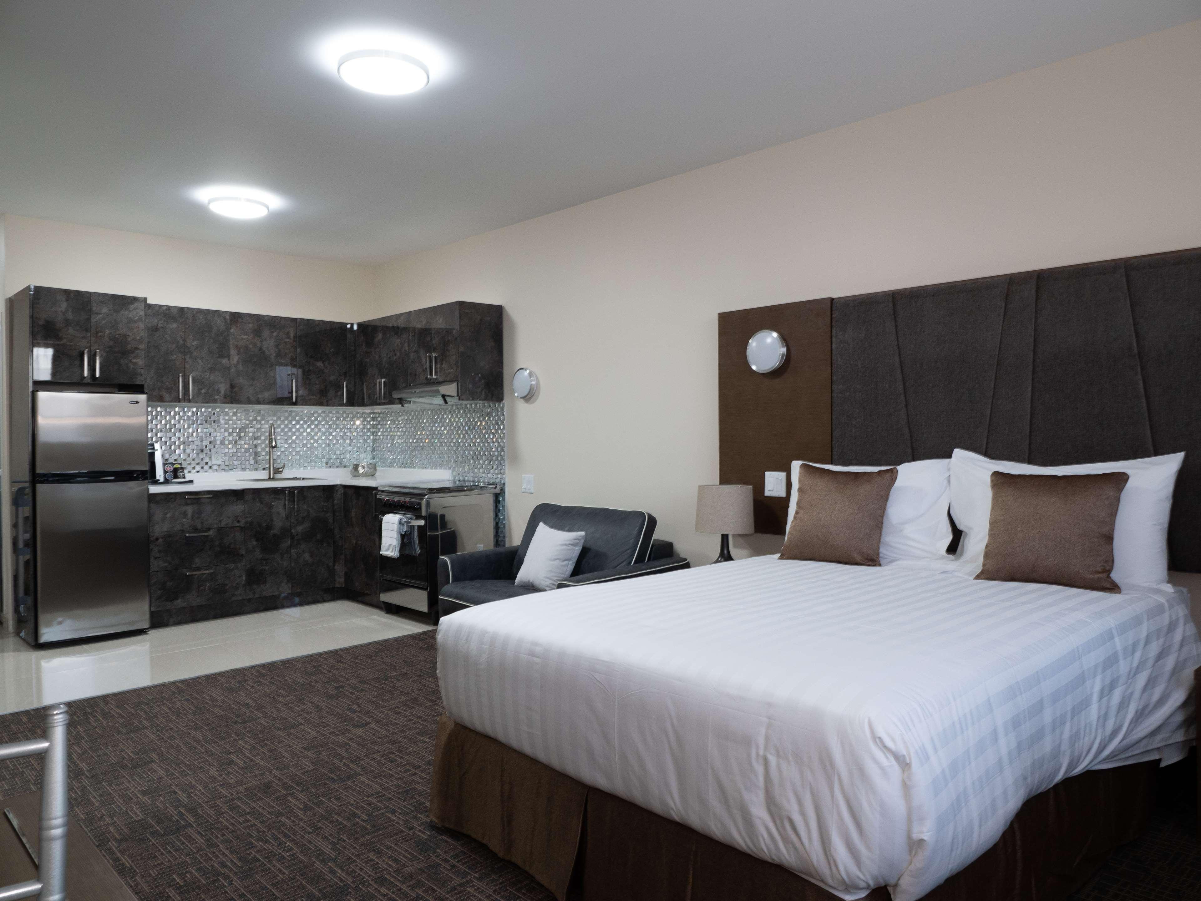 Suite, Queen Bed