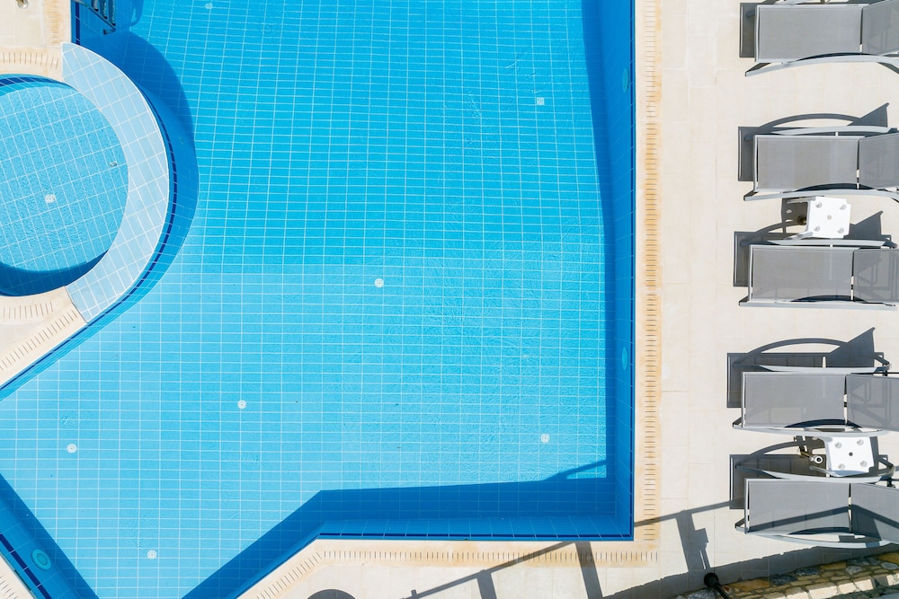 Areti Hotel 35/55