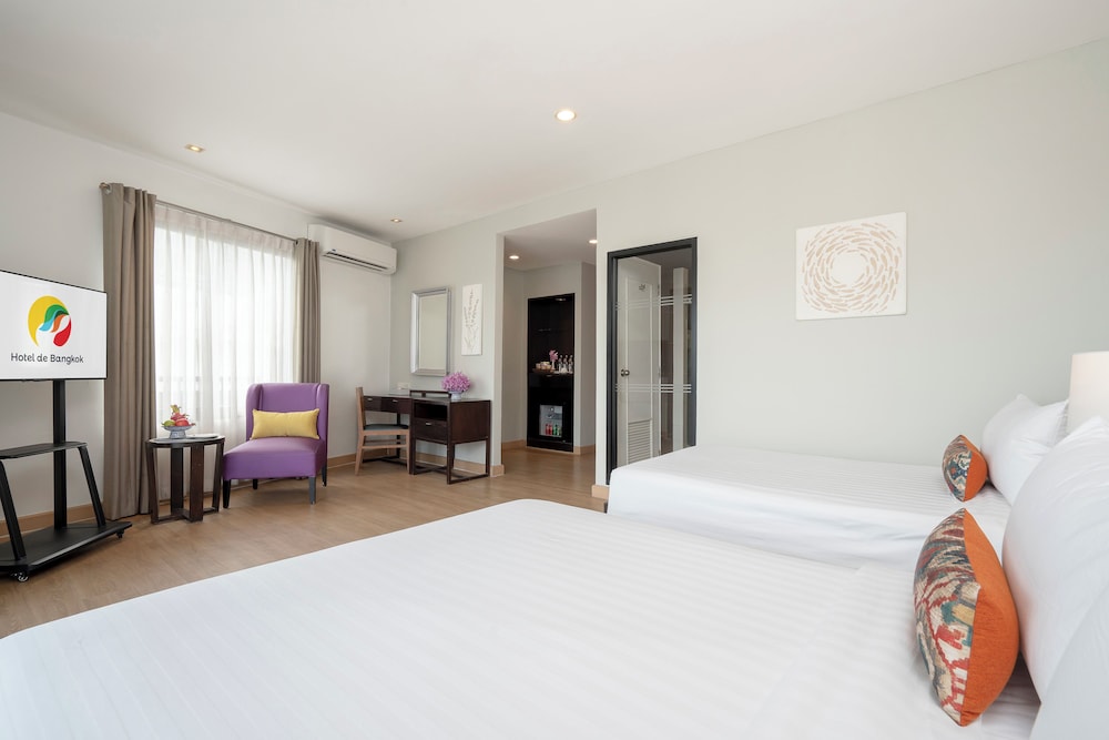 غرفة ديلوكس بسرير كوين وسرير فردي بشرفة، Hotel De Bangkok 3/5