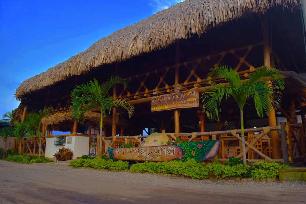 Primaluna Beach Hostel