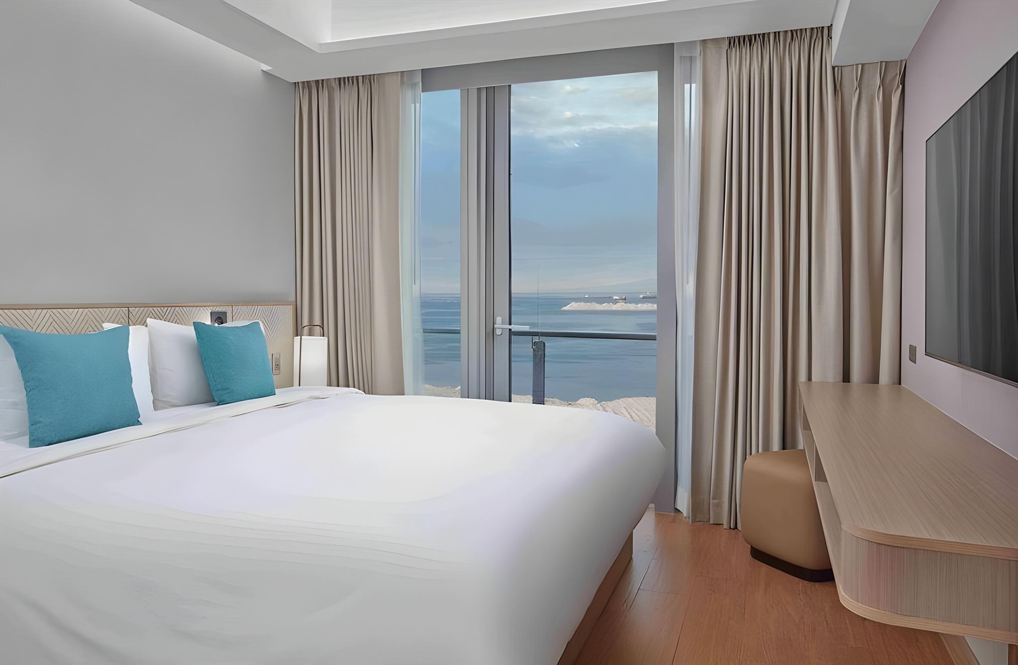 2 Bedrooms, Grand, Panorama, Suite, King Bed
