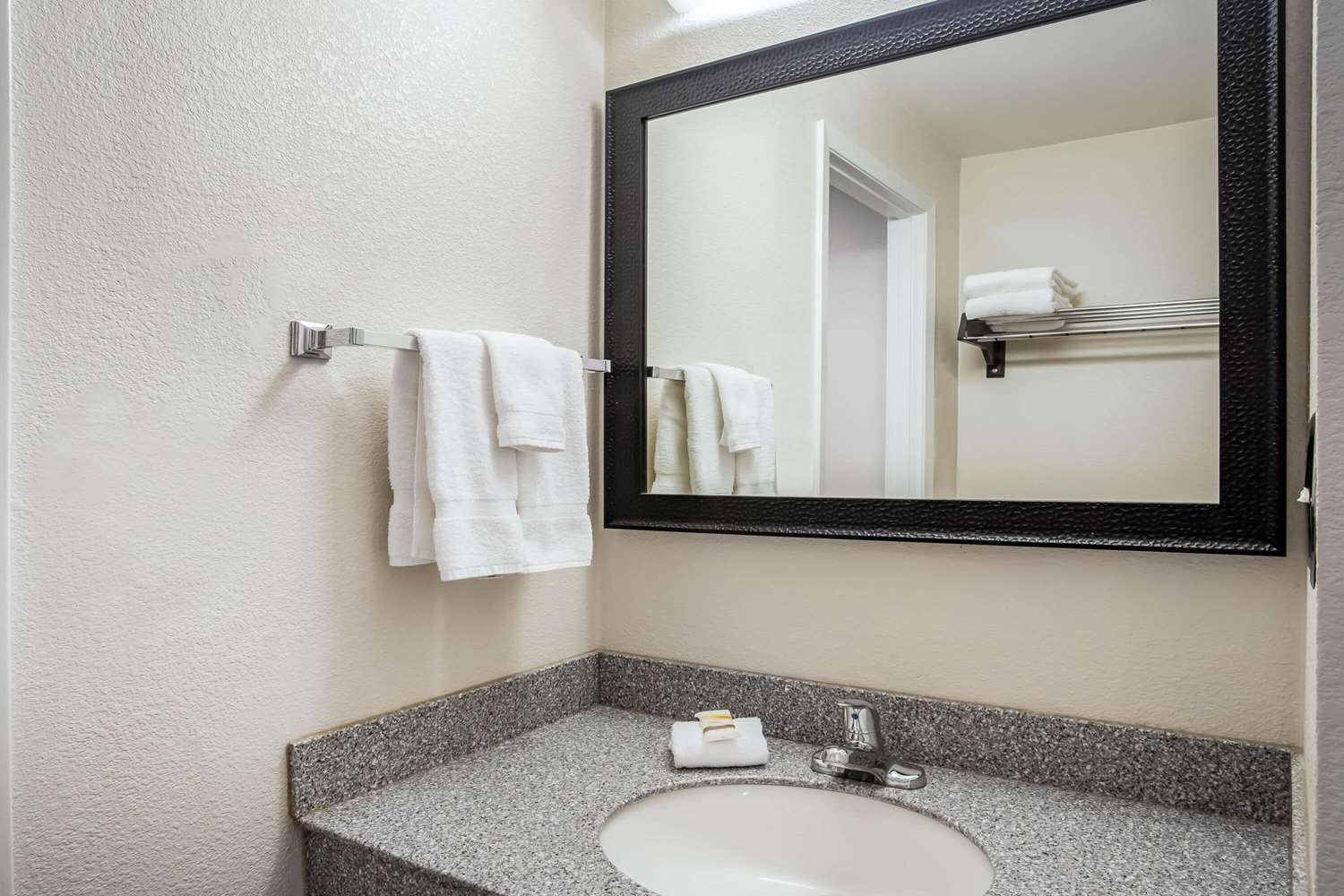 La Quinta Inn Oshkosh 56/56