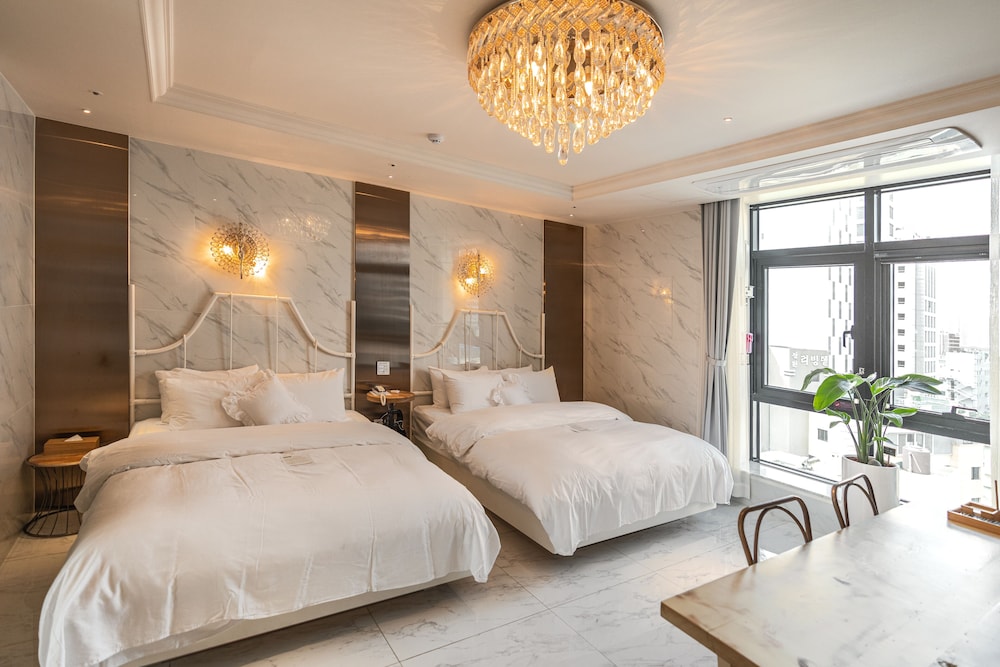 SPA, FAMILY, SUITE, 2 BEDS