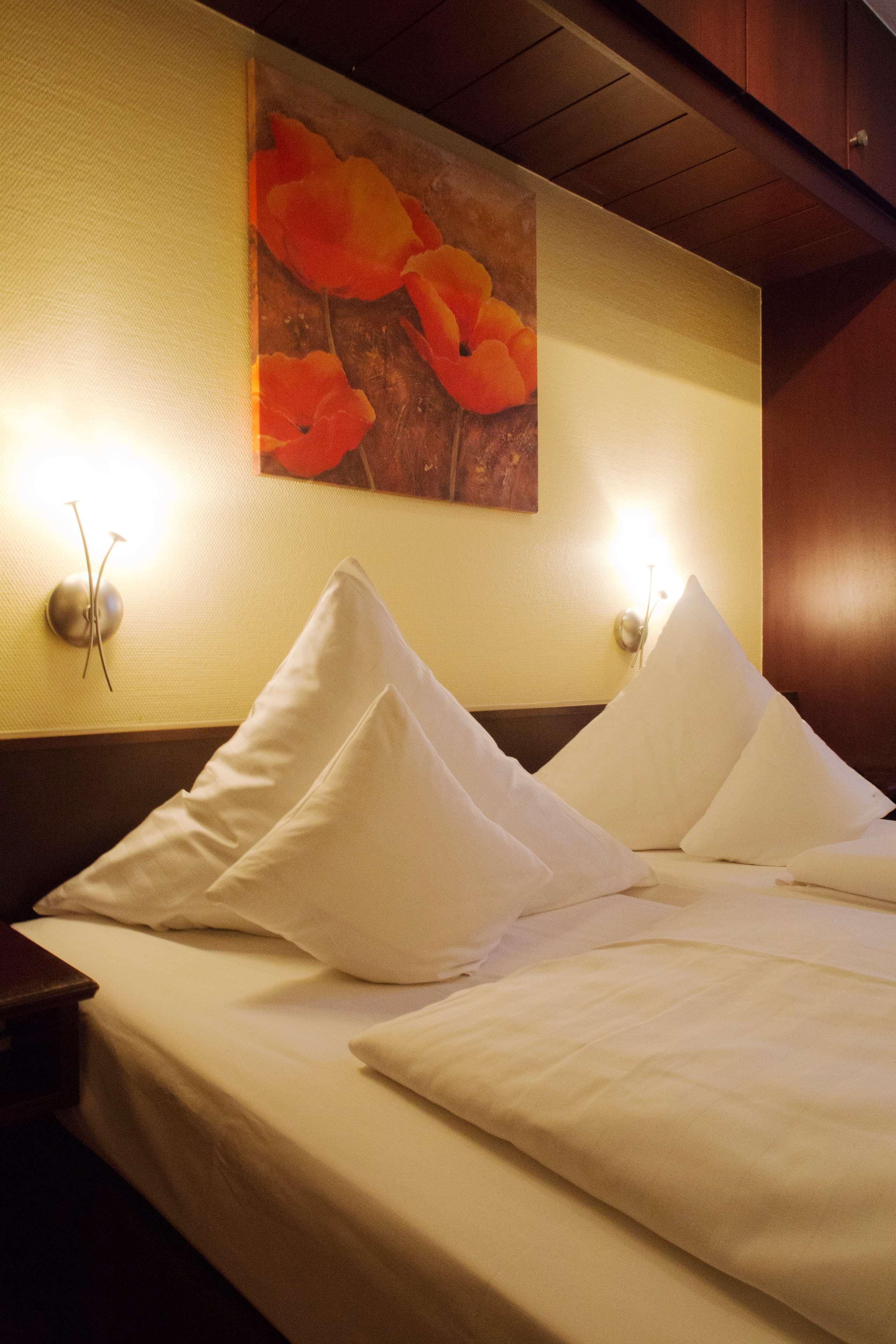 Soun, French Bed