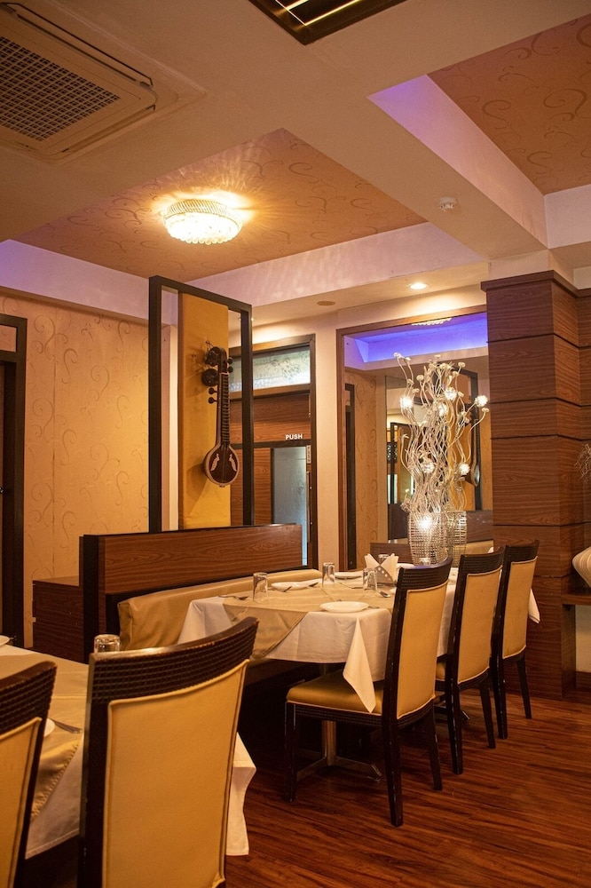 Hotel Ambience Excellency 35/45
