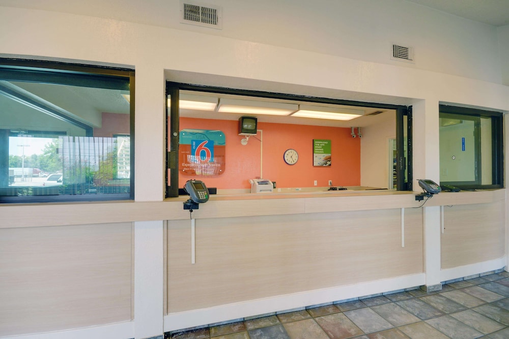 Motel6 Baytown, TX - Baytown East 9/63