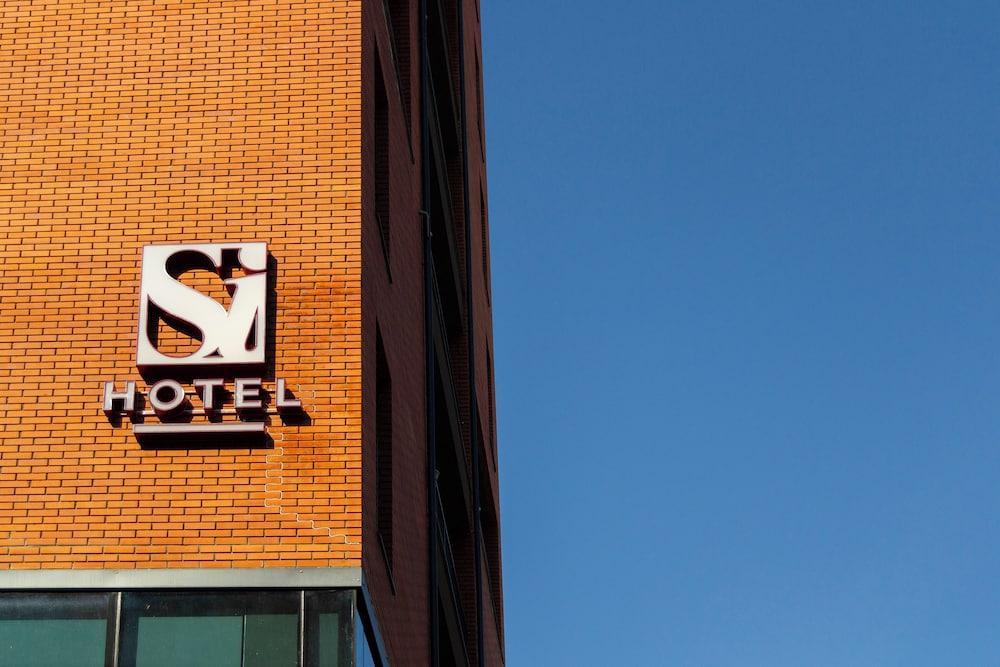 Si hotel Tirana in TIRANA