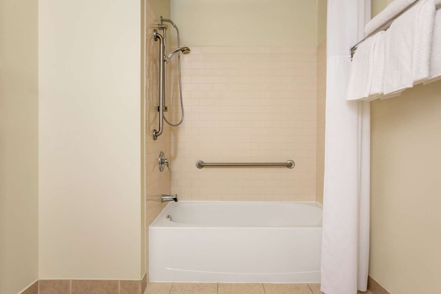 Days Inn by Wyndham Blainville Conference Centre 11/11