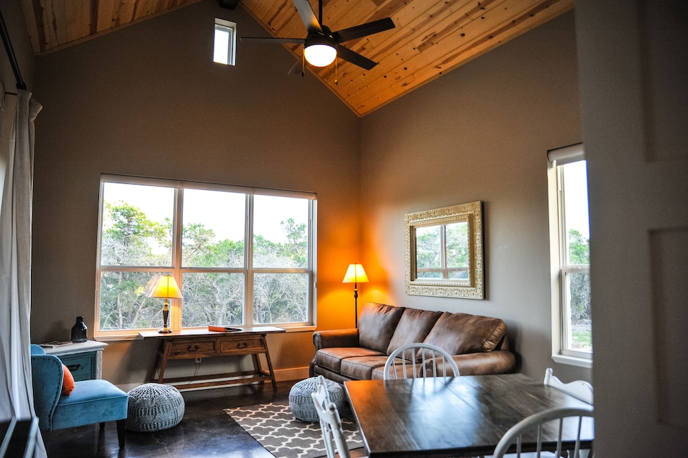 Hill Country Casitas 38/73