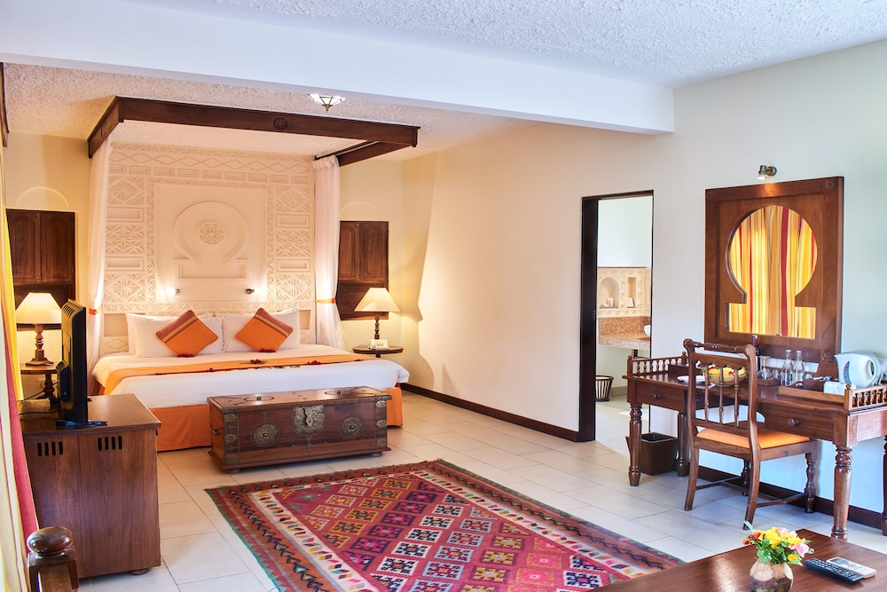 Neptune Village Beach Resort & Spa 15/59