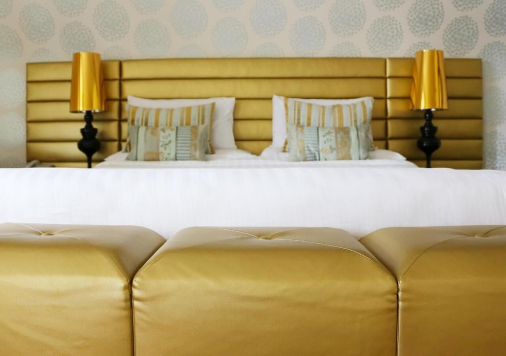 Castle Hotel Macroom 2/28