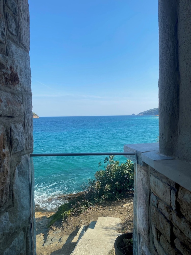 Blue Bay Beach Hotel 33/50