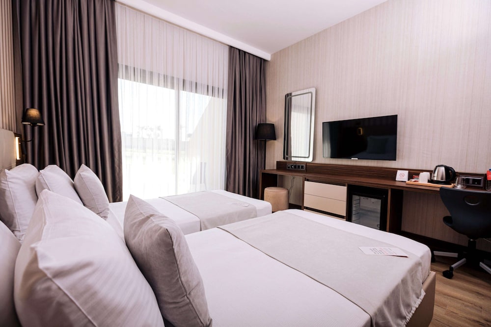 STANDARD, TWIN BEDS, GARDEN AND SEA VIEW