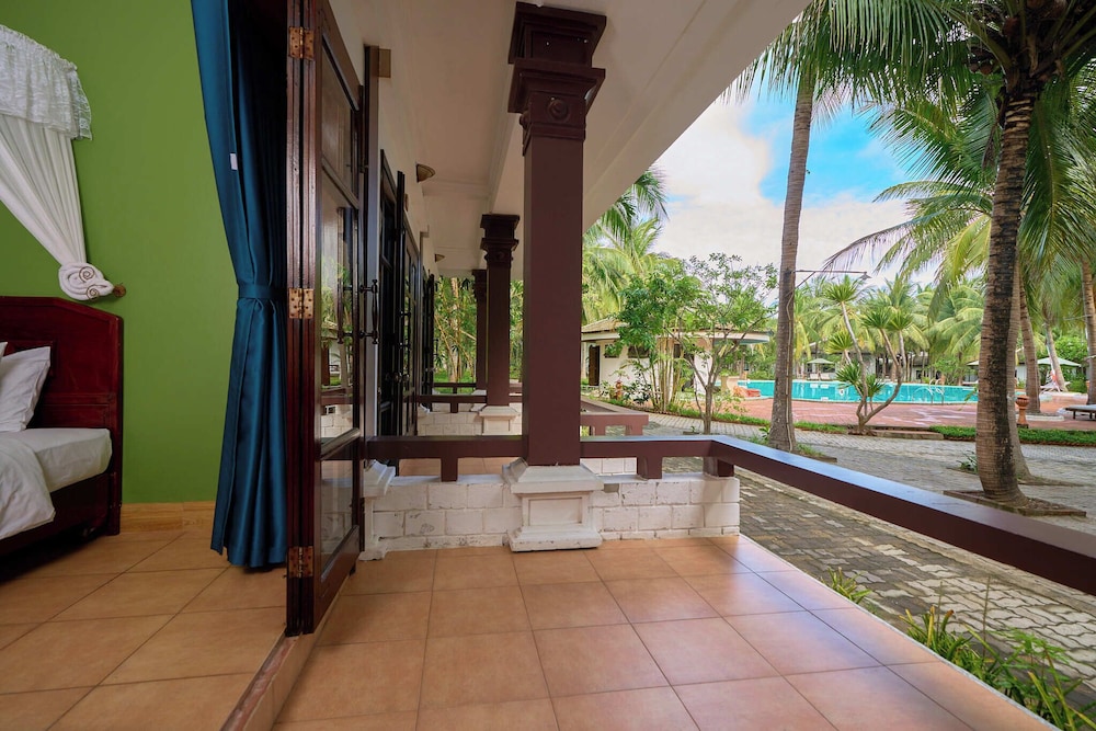 Lang Co Beach Resort 17/50