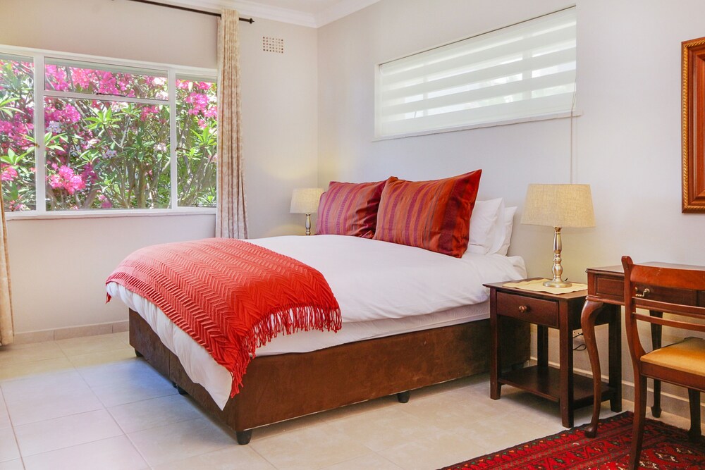 Bluegum Hill Guesthouse Apartments 6/35